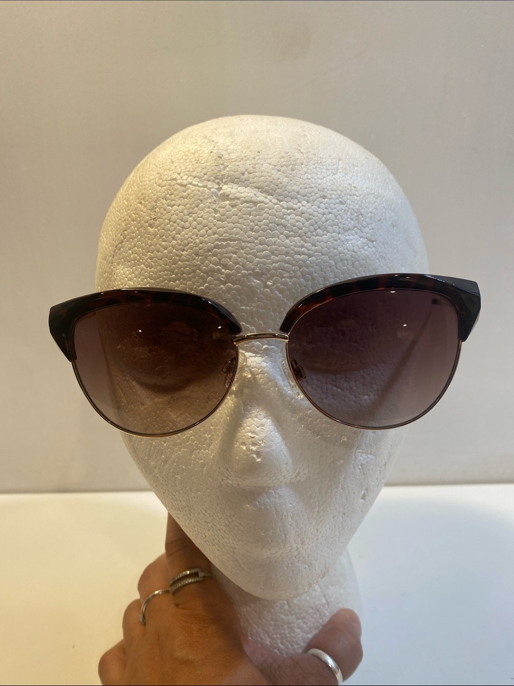 Reaction Kenneth ColeTortoiseshell Cat Eye Sunglasses Brown Gradient Lenses
